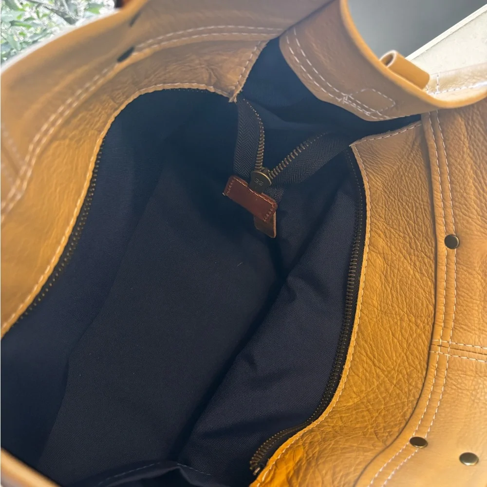 Parker Thatch Medium Mimi in leather (Butterscotch color) - Picture 12 of 17